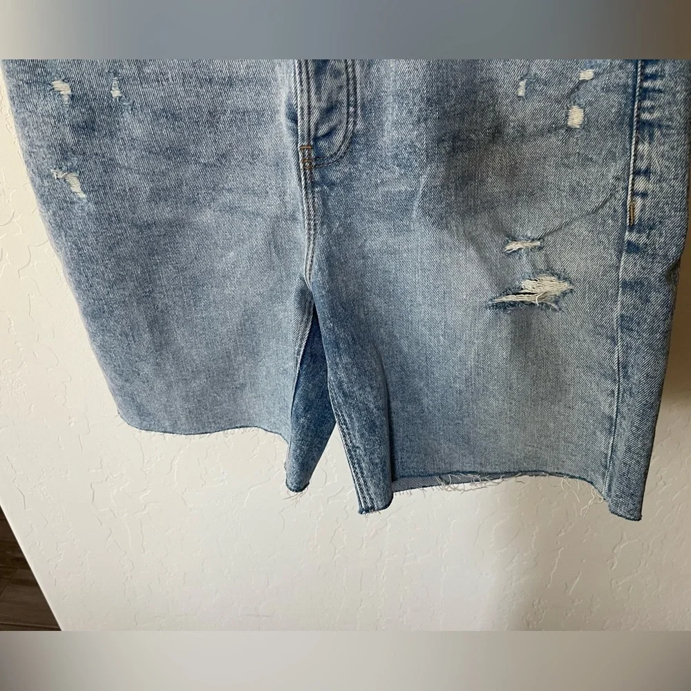 Old Navy| Sky High Short in Extra High Rise, Size 8•••Bermuda Style, NWT jorts